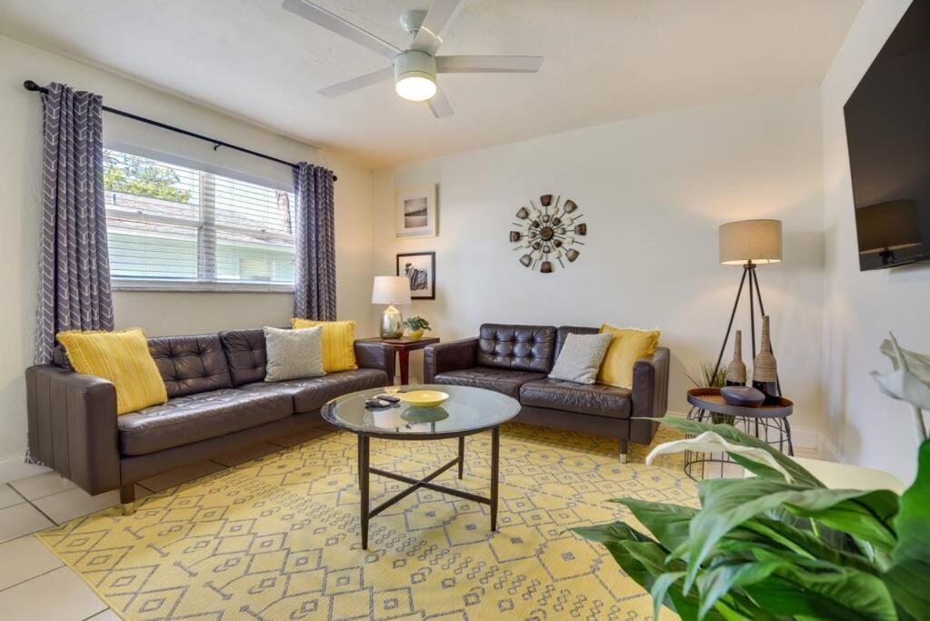 Coconut Cove Mid-Long Term Stays Available Walk To Downtown Trolly To Beaches Sarasota Eksteriør billede
